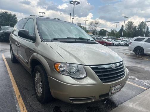2006 Chrysler Town & Country Touring