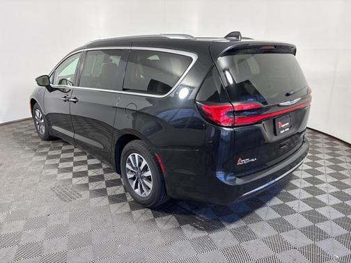 2021 Chrysler Pacifica Hybrid Touring L