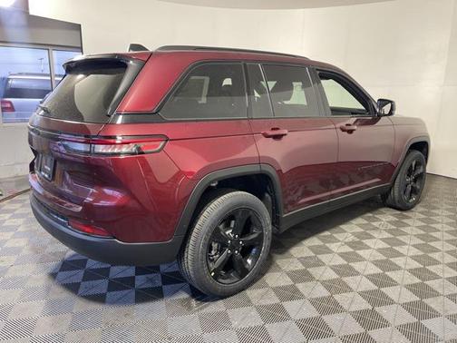 2025 Jeep Grand Cherokee Altitude