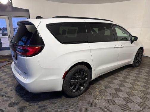 Bright White Clear-Coat Exterior Paint 2026 Chrysler Pacifica L