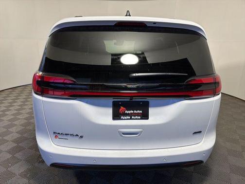 Bright White Clear-Coat Exterior Paint 2026 Chrysler Pacifica L