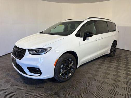 Bright White Clear-Coat Exterior Paint 2026 Chrysler Pacifica L