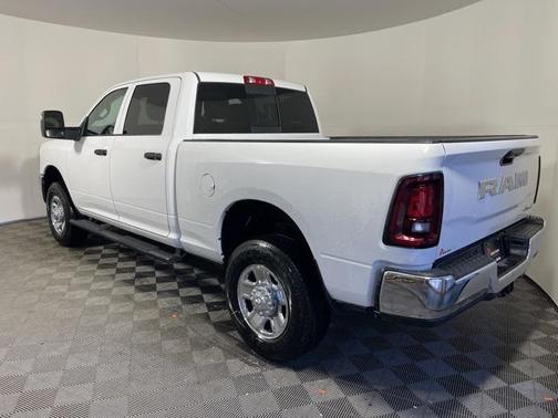 2025 RAM 2500 Tradesman Crew Cab 4x4 6'4' Box