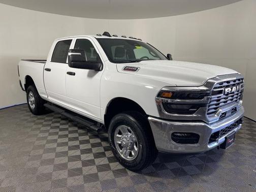 2025 RAM 2500 Tradesman Crew Cab 4x4 6'4' Box