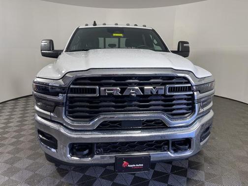 2025 RAM 2500 Tradesman Crew Cab 4x4 6'4' Box