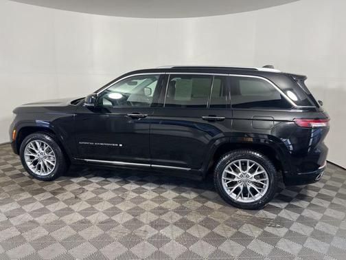 2022 Jeep Grand Cherokee Summit