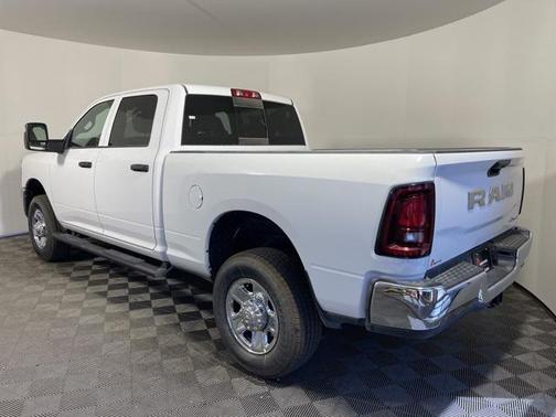 2025 RAM 2500 Tradesman Crew Cab 4x4 6'4' Box