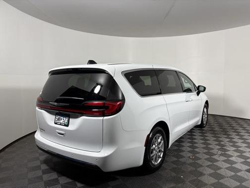2026 Chrysler Pacifica L