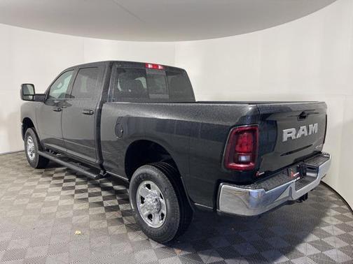 2025 RAM 2500 Tradesman Crew Cab 4x4 6'4' Box
