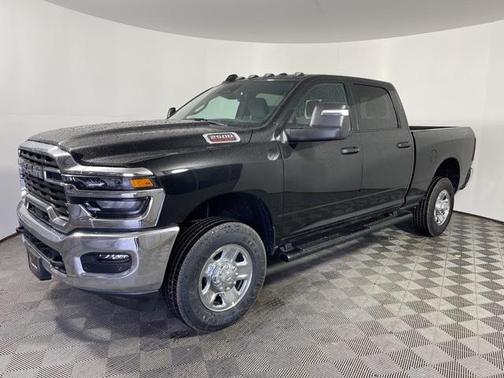 2025 RAM 2500 Tradesman Crew Cab 4x4 6'4' Box