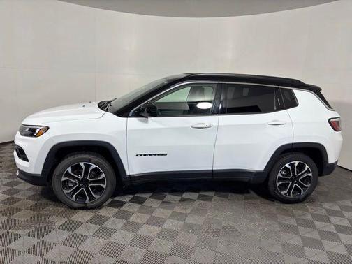 Bright White Clearcoat 2024 Jeep Compass Limited