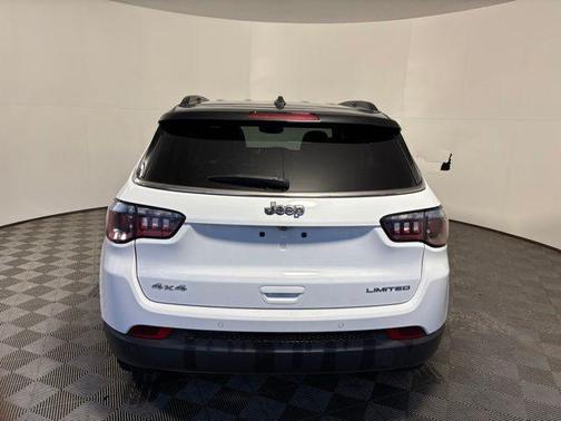 Bright White Clearcoat 2024 Jeep Compass Limited