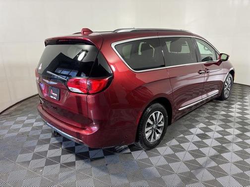 2020 Chrysler Pacifica Touring-L Plus