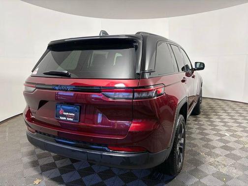Velvet Red Pearl-Coat Exterior Paint 2025 Jeep Grand Cherokee Limited