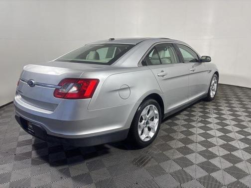 2010 Ford Taurus SEL