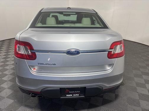 2010 Ford Taurus SEL