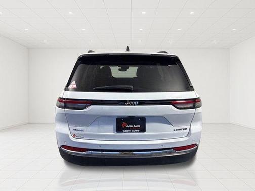 Bright White Clearcoat 2023 Jeep Grand Cherokee Limited
