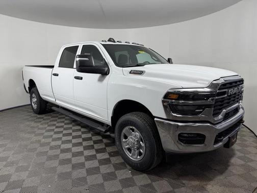 2026 RAM 2500 Tradesman Crew Cab 4x4 8' Box