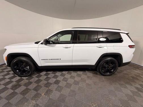 Bright White Clearcoat 2023 Jeep Grand Cherokee L Limited