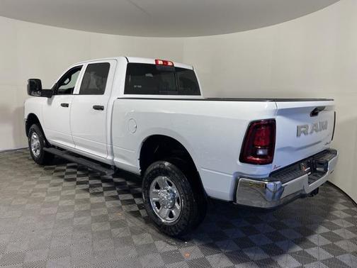 2025 RAM 2500 Tradesman Crew Cab 4x4 6'4' Box