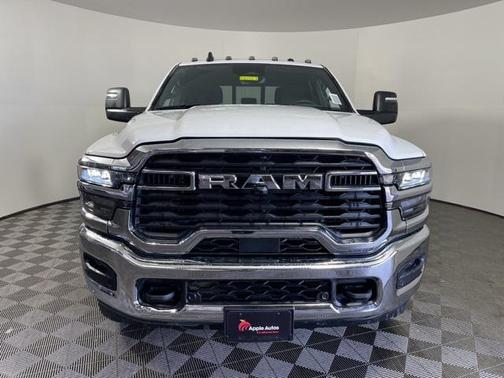 2025 RAM 2500 Tradesman Crew Cab 4x4 6'4' Box