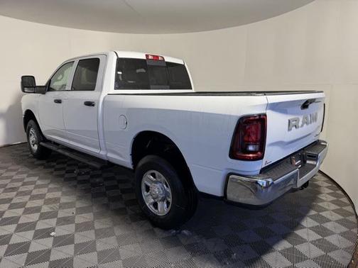 2026 RAM 2500 Tradesman Crew Cab 4x4 6'4' Box