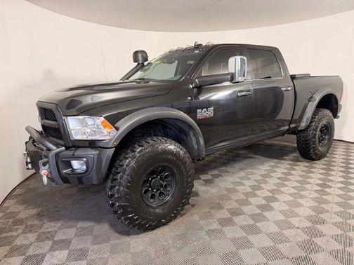 Brilliant Black Crystal Pearlcoat 2018 RAM 2500 Lone Star Crew Cab 4x4 6'4' Box