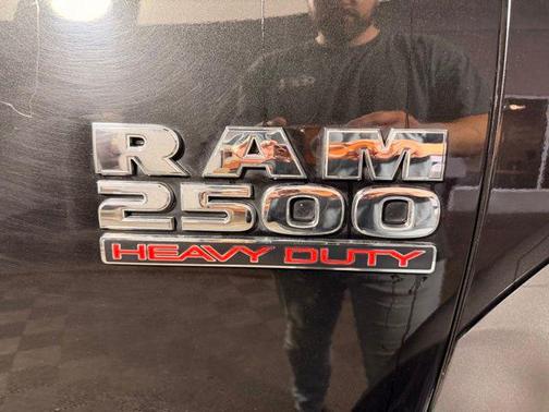 Brilliant Black Crystal Pearlcoat 2018 RAM 2500 Lone Star Crew Cab 4x4 6'4' Box