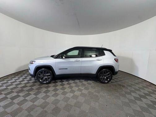 Silver Zynith Metallic Clear-Coat Exterior Paint 2026 Jeep Compass Limited