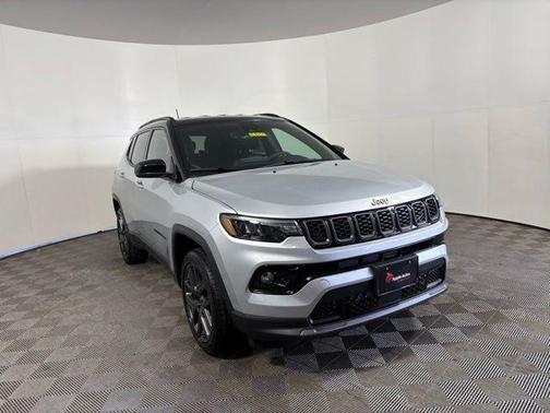 Silver Zynith Metallic Clear-Coat Exterior Paint 2026 Jeep Compass Limited