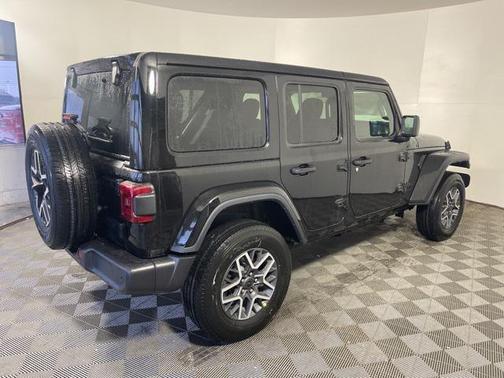 2025 Jeep Wrangler 4-Door Sahara 4x4