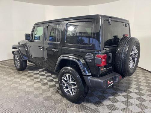 2025 Jeep Wrangler 4-Door Sahara 4x4
