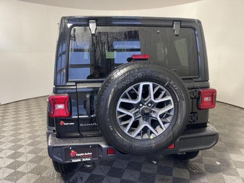 2025 Jeep Wrangler 4-Door Sahara 4x4