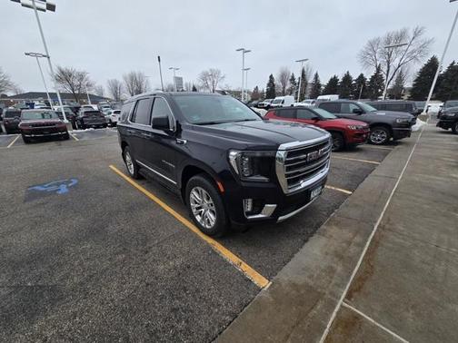 2022 GMC Yukon SLT