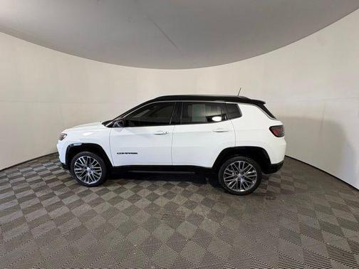 Bright White Clearcoat 2023 Jeep Compass Limited