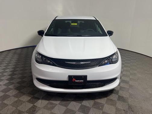 2026 Chrysler Voyager LX