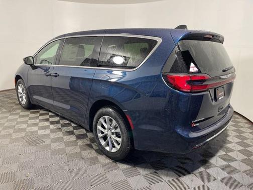 2025 Chrysler Pacifica L