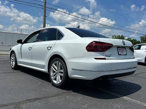 2018 Volkswagen Passat 2.0T SE