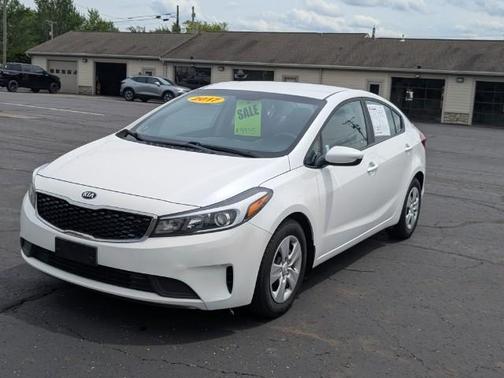 Snow White Pearl 2017 Kia Forte LX