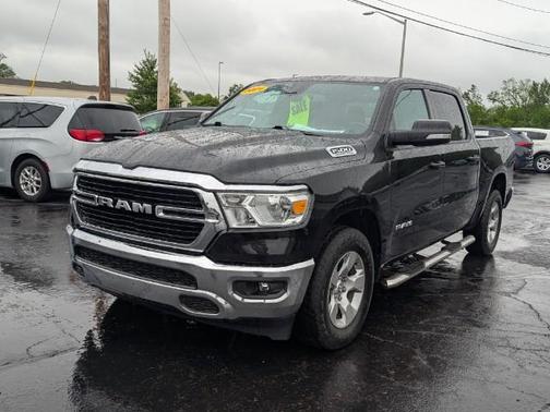 Diamond Black Crystal Pearlcoat 2021 RAM 1500 Big Horn/Lone Star
