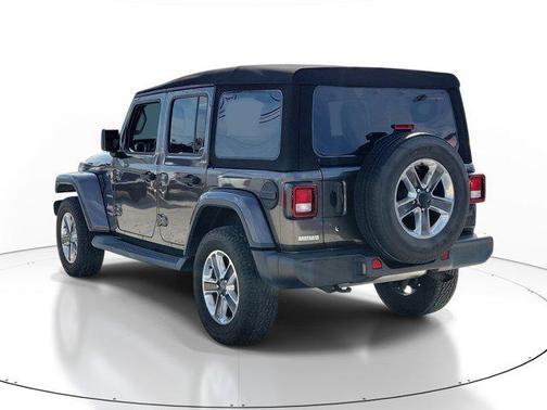 Granite Crystal Metallic Clearcoat 2019 Jeep Wrangler Unlimited Sahara