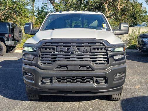 2026 RAM 3500 Tradesman Crew Cab 4x4 6'4' Box