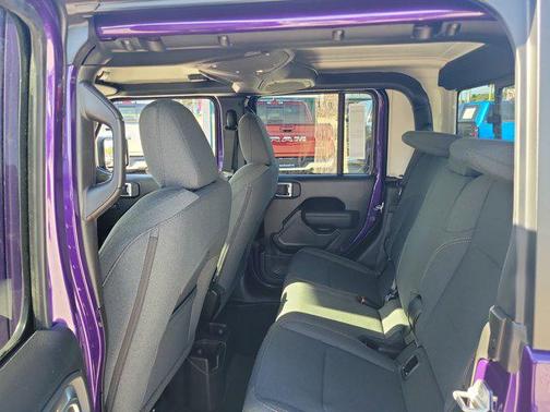 2026 Jeep Gladiator Willys 4x4