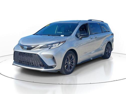 2023 Toyota Sienna XSE 7 Passenger