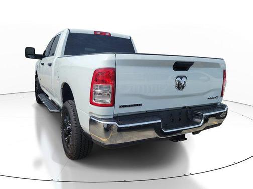 Bright White Clearcoat 2024 RAM 2500 Big Horn Crew Cab 4x4 6'4' Box