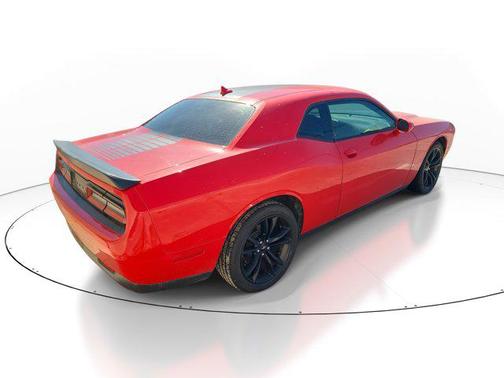 2017 Dodge Challenger SXT