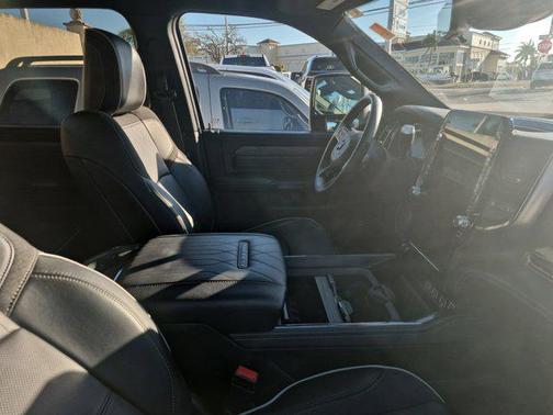 2025 RAM 3500 Limited Crew Cab 4x4 6'4' Box