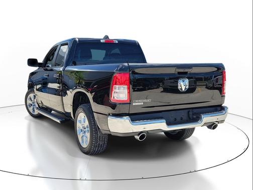Diamond Black Crystal Pearlcoat 2023 RAM 1500 Big Horn/Lone Star