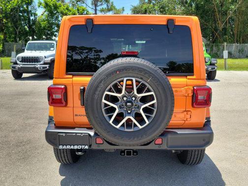 2025 Jeep Wrangler 4-Door Sahara 4x4