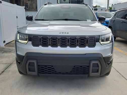 Silver Zynith Clearcoat 2026 Jeep Cherokee Limited